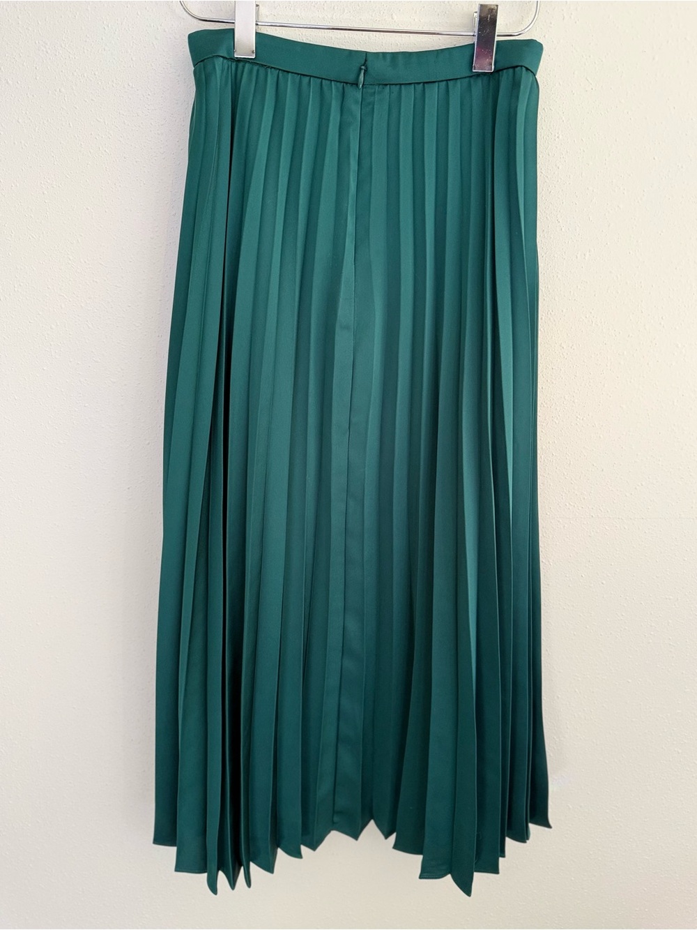 J. Crew Emerald Green Pleated Midi Skirt Satin Flowy Size 00 - Picture 5 of 6